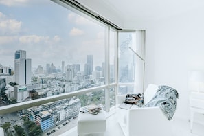Premium bedding, in-room safe, desk, soundproofing
