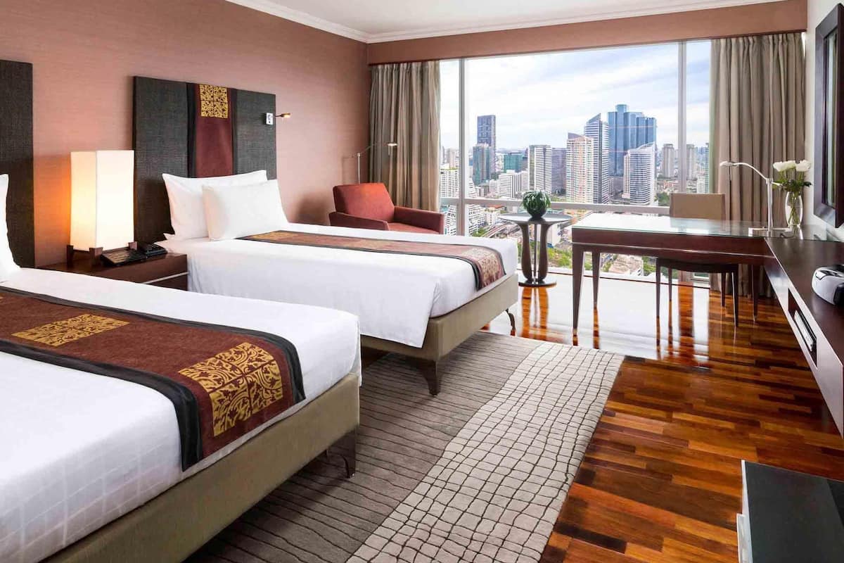 Premium bedding, in-room safe, desk, soundproofing