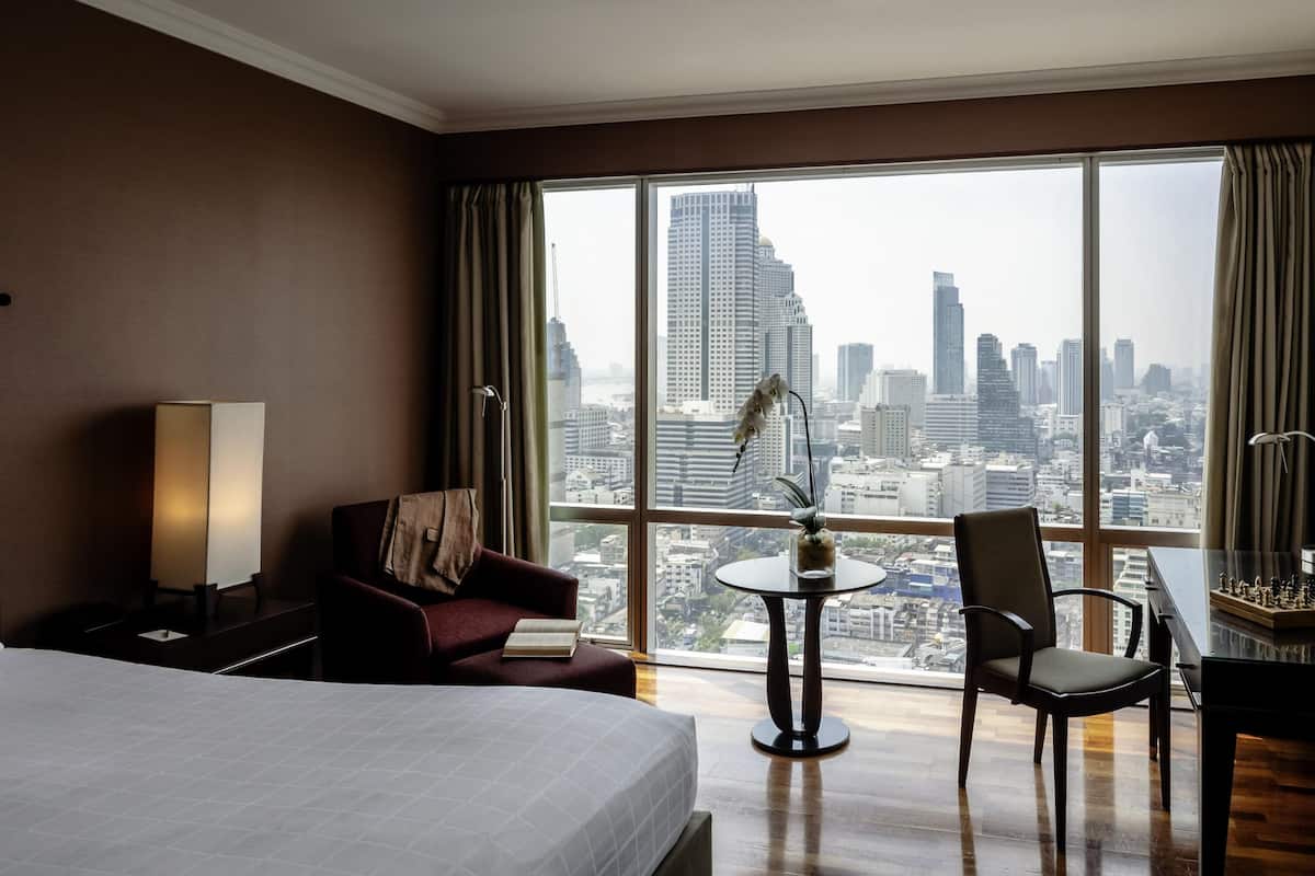 Premium bedding, in-room safe, desk, soundproofing