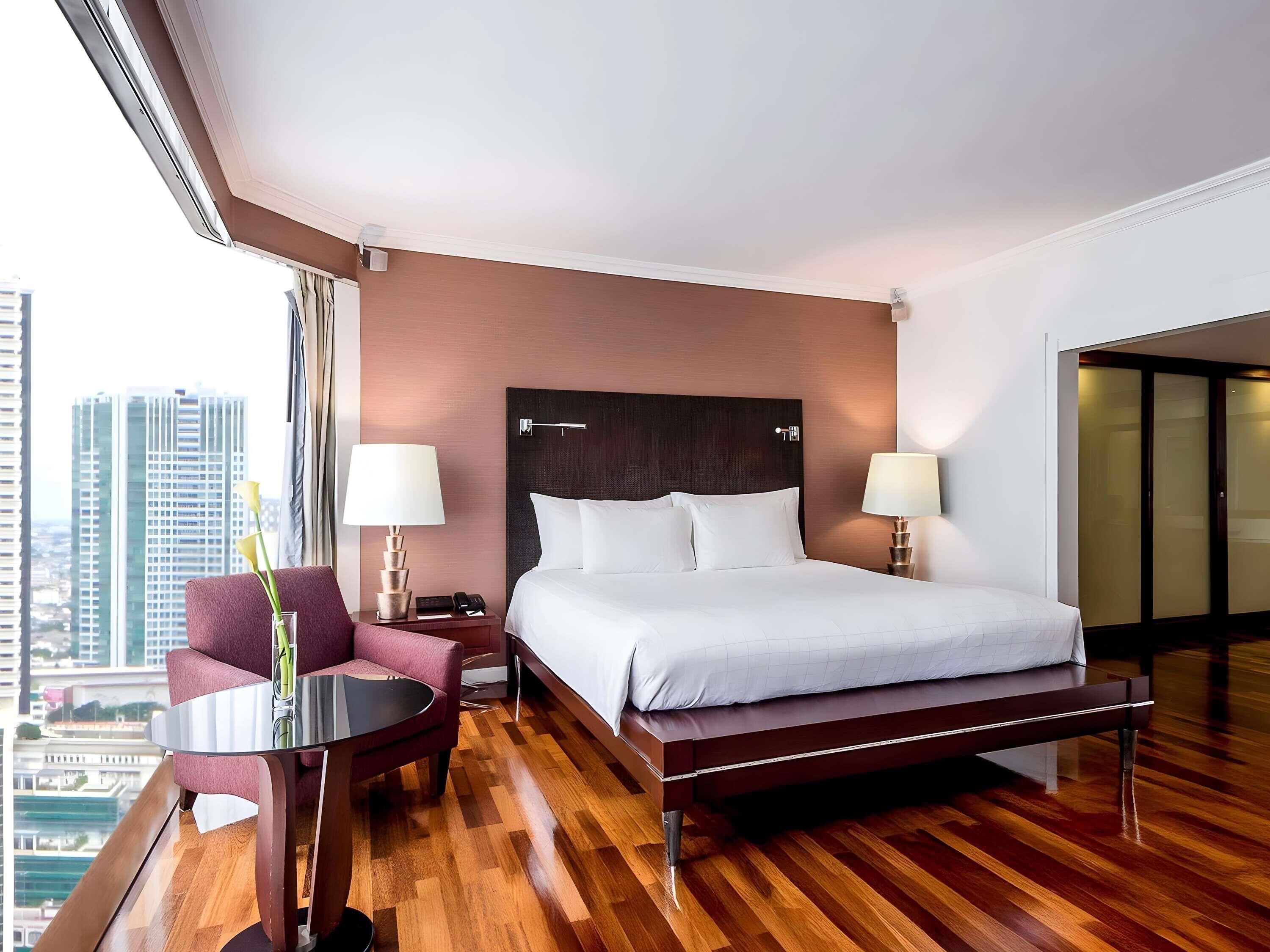 Premium bedding, in-room safe, desk, soundproofing