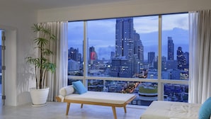 Suite, 1 Katil Kelamin (Double) (G) | Peralatan tempat tidur premium, peti besi dalam bilik, meja 