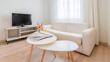 Minibar, coffres-forts dans les chambres, bureau