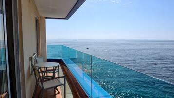 Junior Suite, Sea View | In-room safe, desk, blackout drapes, free WiFi