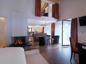 Hypo-allergenic bedding, minibar, in-room safe, desk - Hotel Schweizerhof Gourmet & Spa (Saas-Fee)