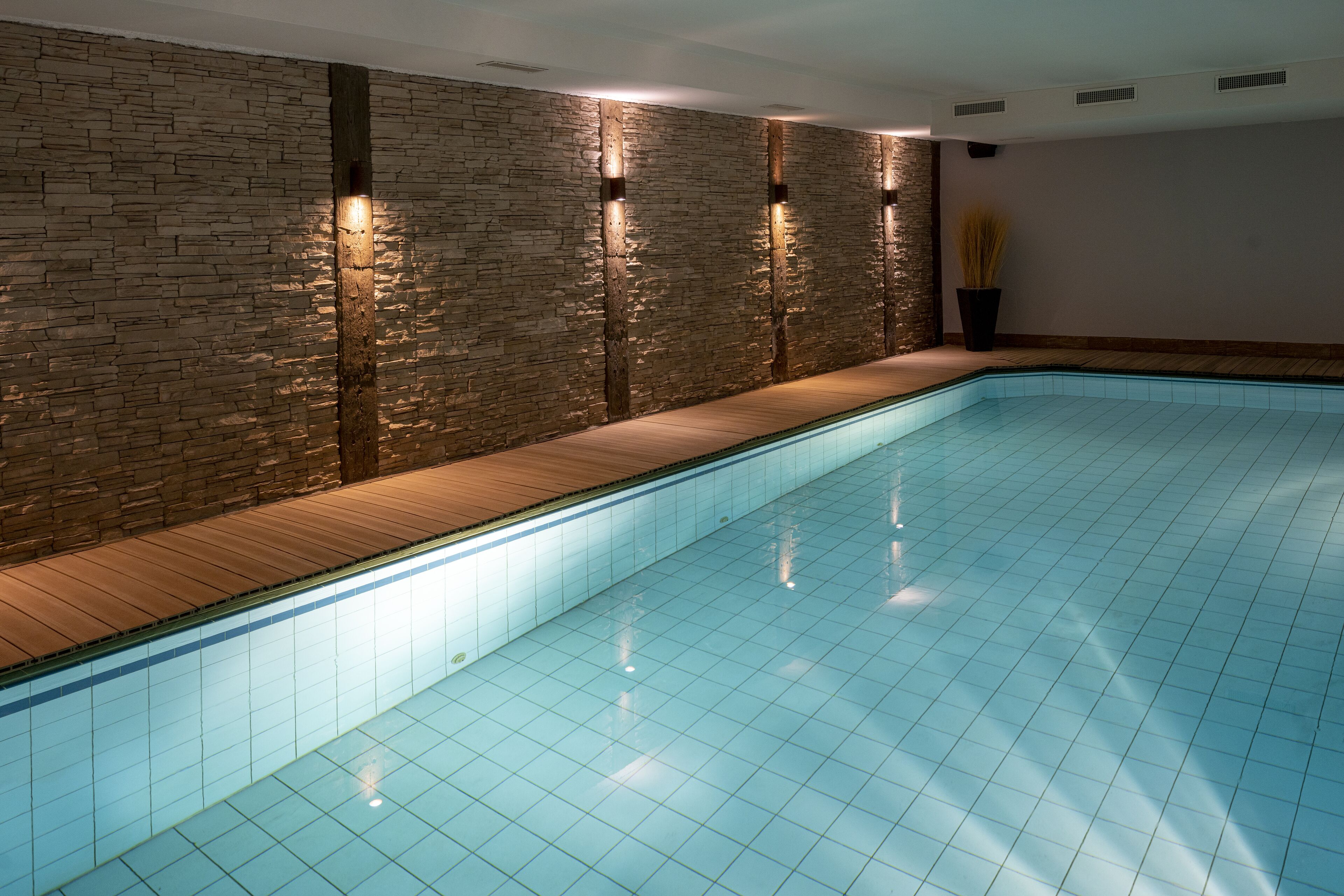indoor pool, pool loungers