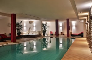 Indoor pool, pool loungers