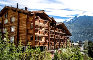 Front of property - Hotel Schweizerhof Gourmet & Spa (Saas-Fee)
