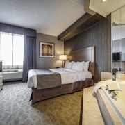 Monte Carlo Inn Airport Suites