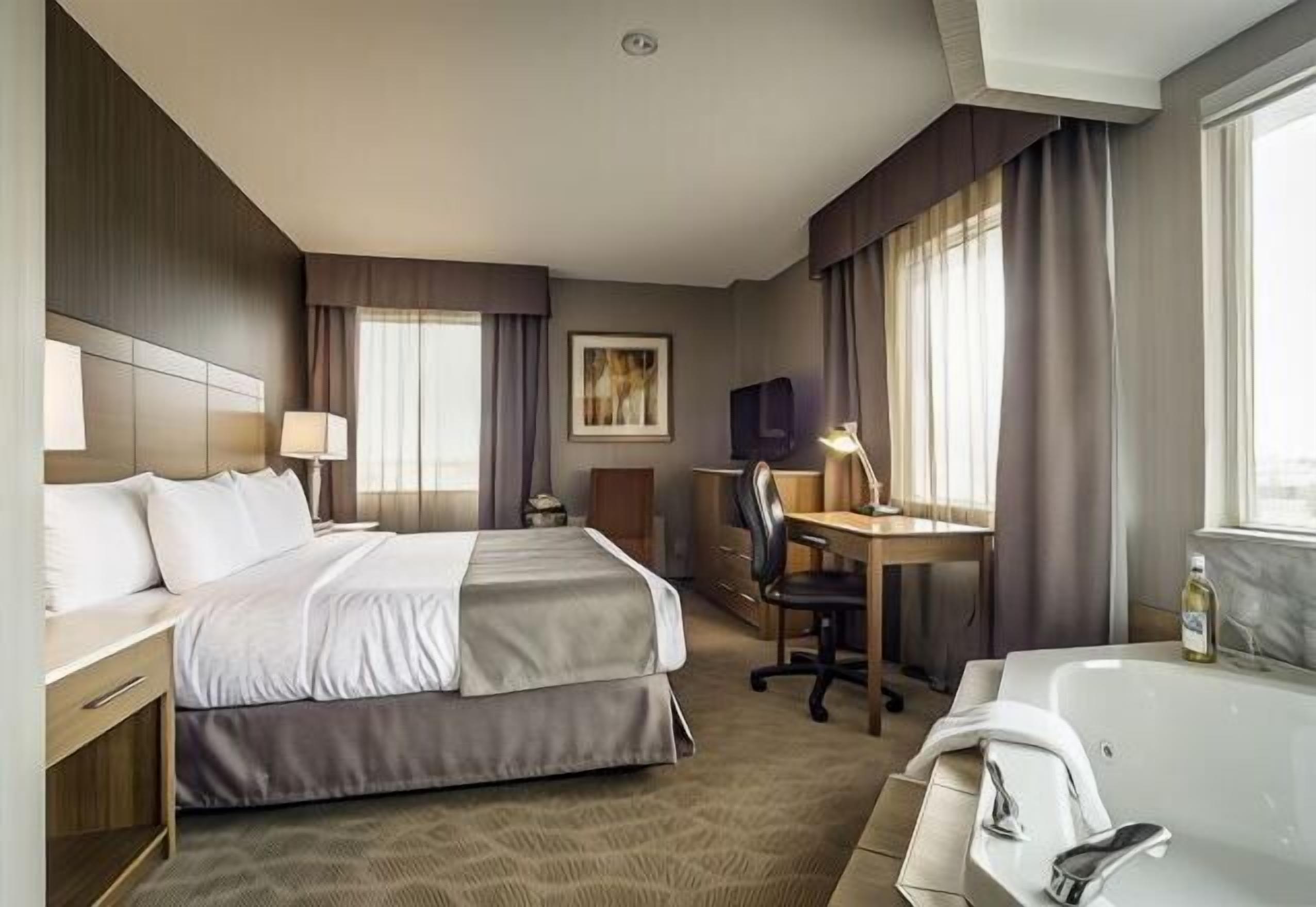 Coffres-forts dans les chambres, bureau, rideaux occultants