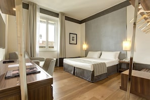 Chambre Standard Double ou avec lits jumeaux | Minibar, coffres-forts dans les chambres, bureau, rideaux occultants