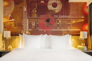 Phòng Deluxe, 1 giường đôi | Bộ đồ giường cao cấp, két bảo mật tại phòng, bàn 