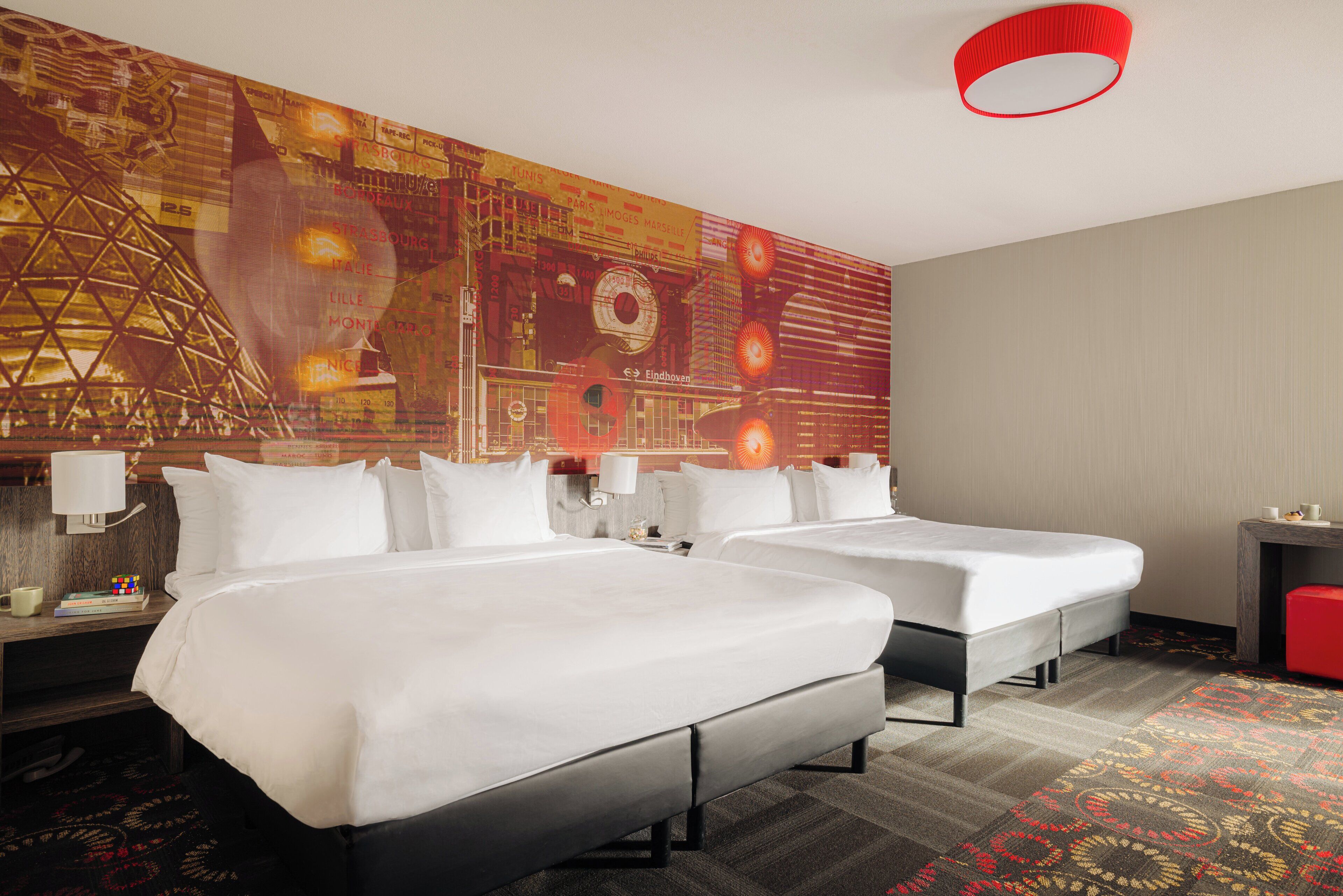 Chambre Familiale, 2 lits doubles | Literie de qualité supérieure, coffres-forts dans les chambres, bureau