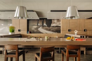 Petit déjeuner continental (19.50 EUR par personne)