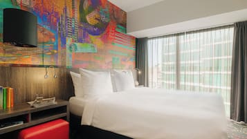 Comfort-rum - 1 dubbelsÀng | SÀngtillbehör av högsta kvalitet och vÀrdeförvaringsskÄp pÄ rummet