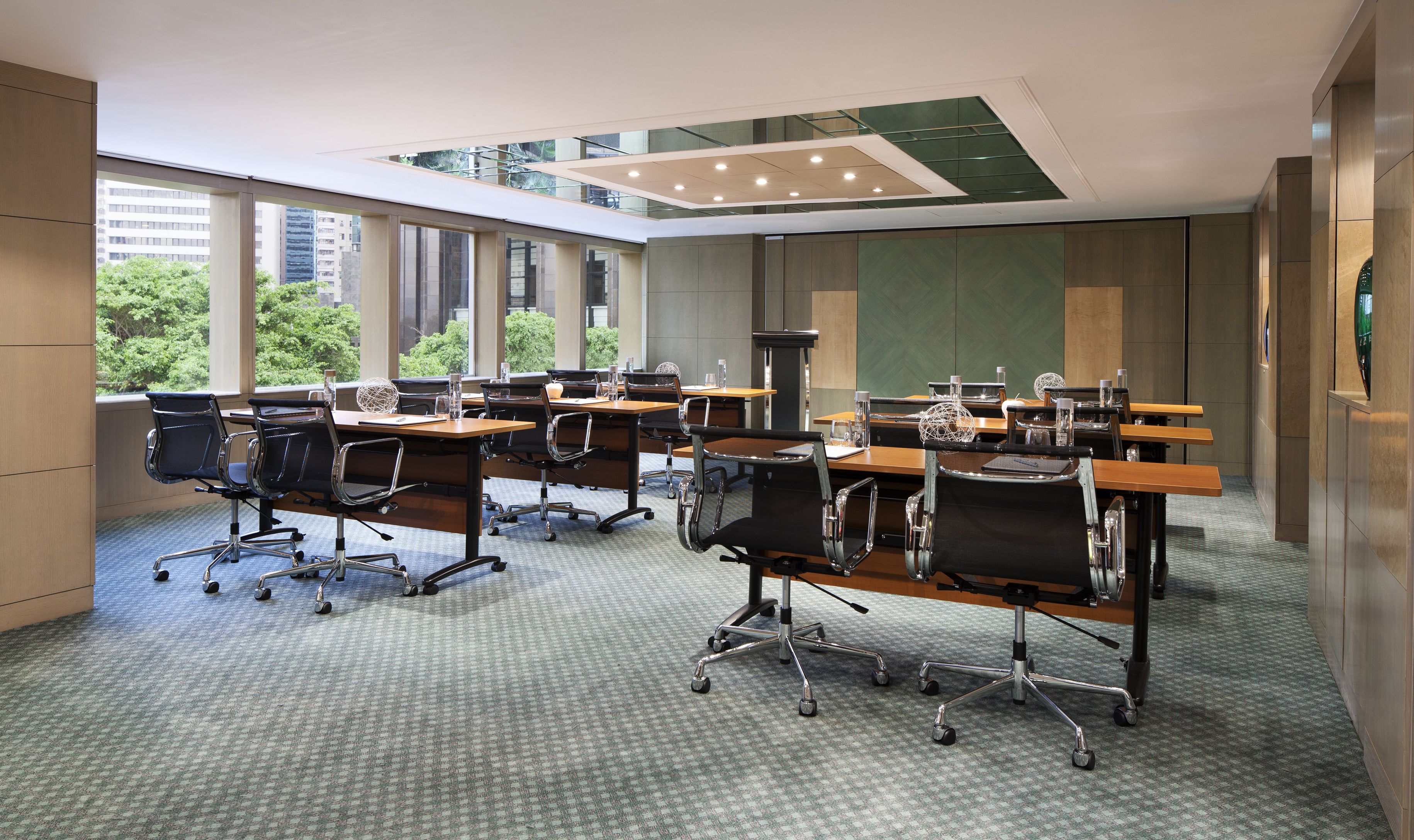 Photo - Renaissance Hong Kong Harbour View Hotel