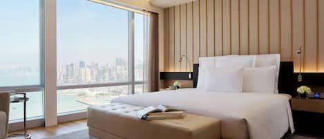 Executive Suite, 1 Bedroom | 1 bedroom, premium bedding, minibar, in-room safe