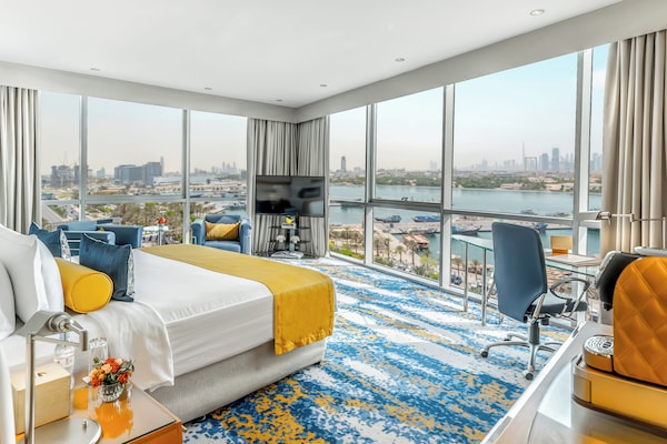 Premier Waterfront Panoramic View | Hypo-allergenic bedding, in-room safe, individually decorated, desk