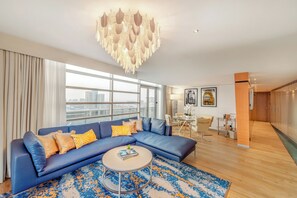 Phòng Suite Presidential, 1 giường cỡ king | Bộ đồ giường kháng dị ứng, két bảo mật tại phòng, trang trí khác biệt 