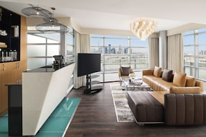 Suite – president, 1 kingsize-seng | Allergitestet sengetøy, safe på rommet og individuelt dekorert