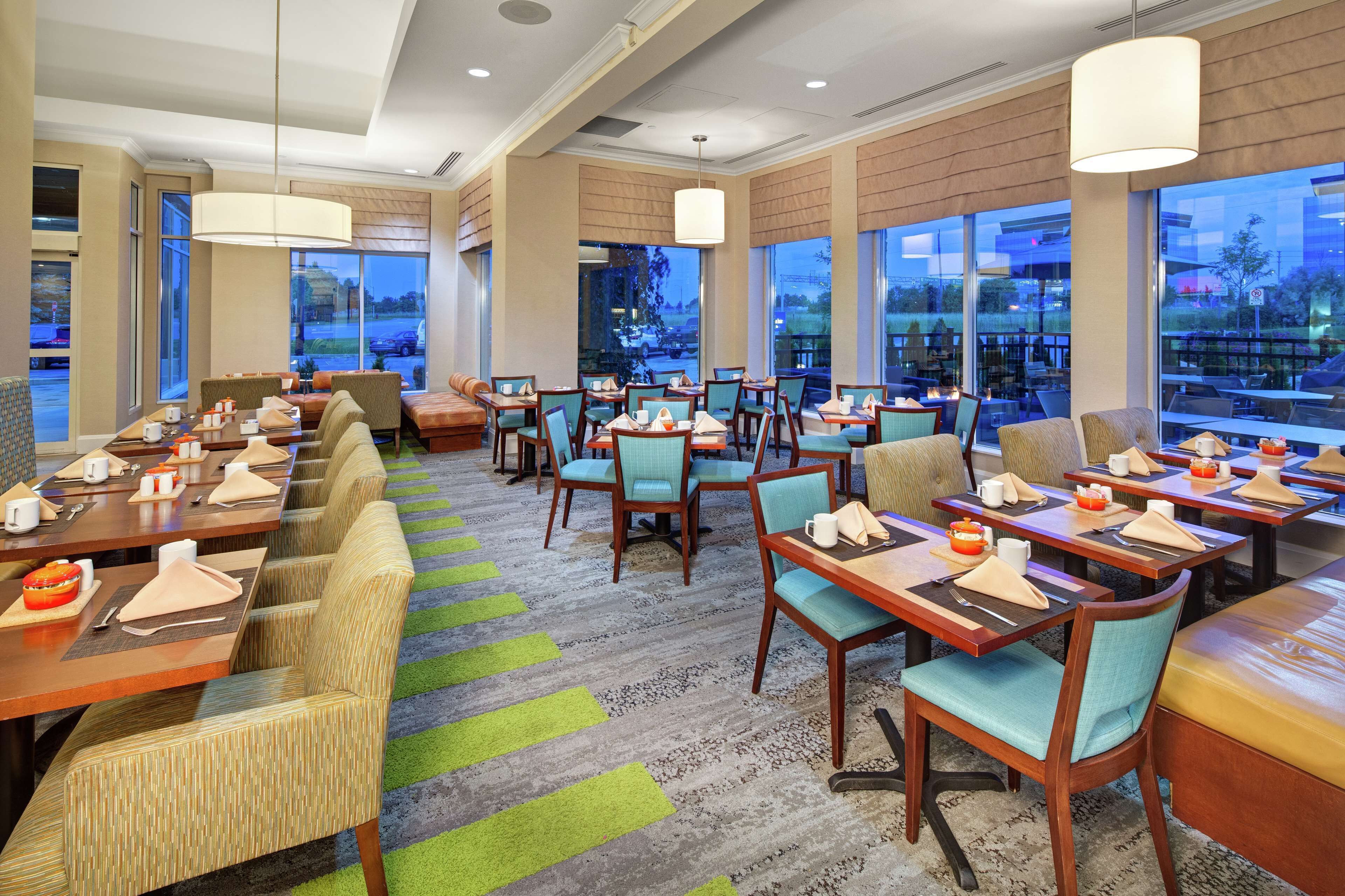 breakfast, lunch, dinner served; american cuisine