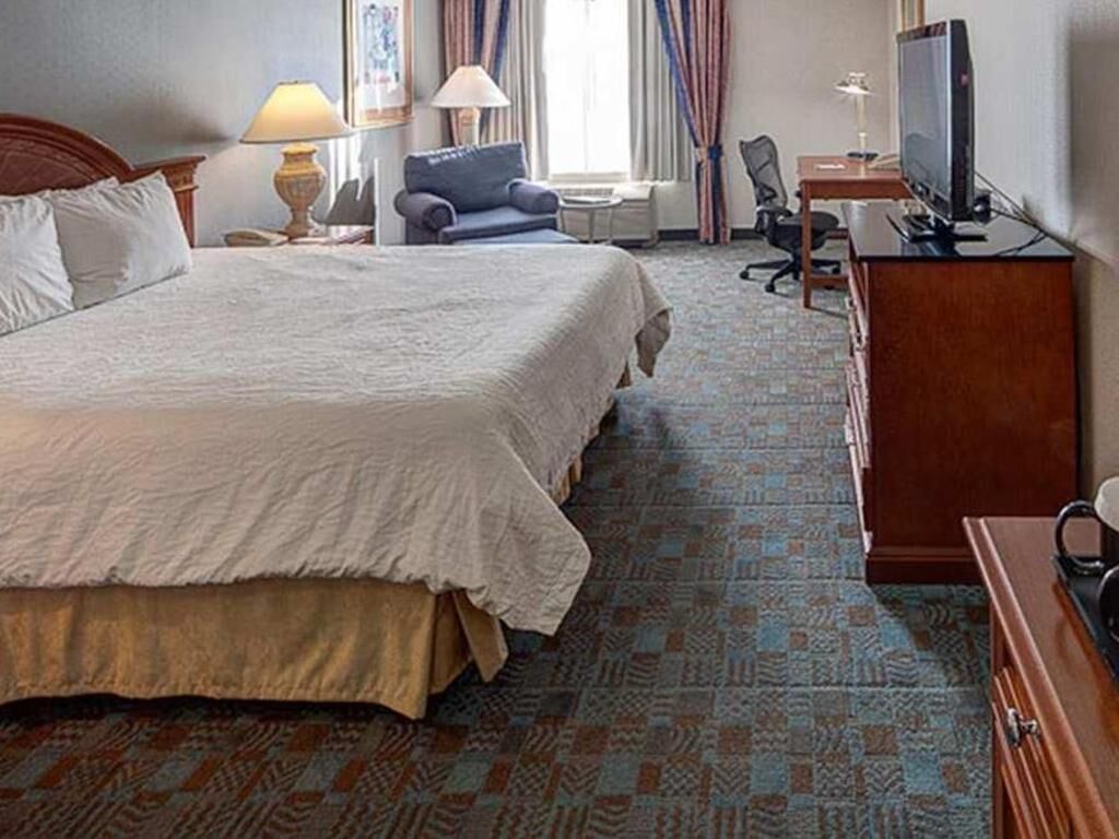 Roupas de cama antialérgicas, edredons de pluma, cofres nos quartos