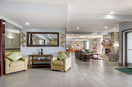 Lobby. Quality Inn Kearney - Liberty