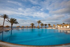Indoor pool, 3 outdoor pools, sun loungers