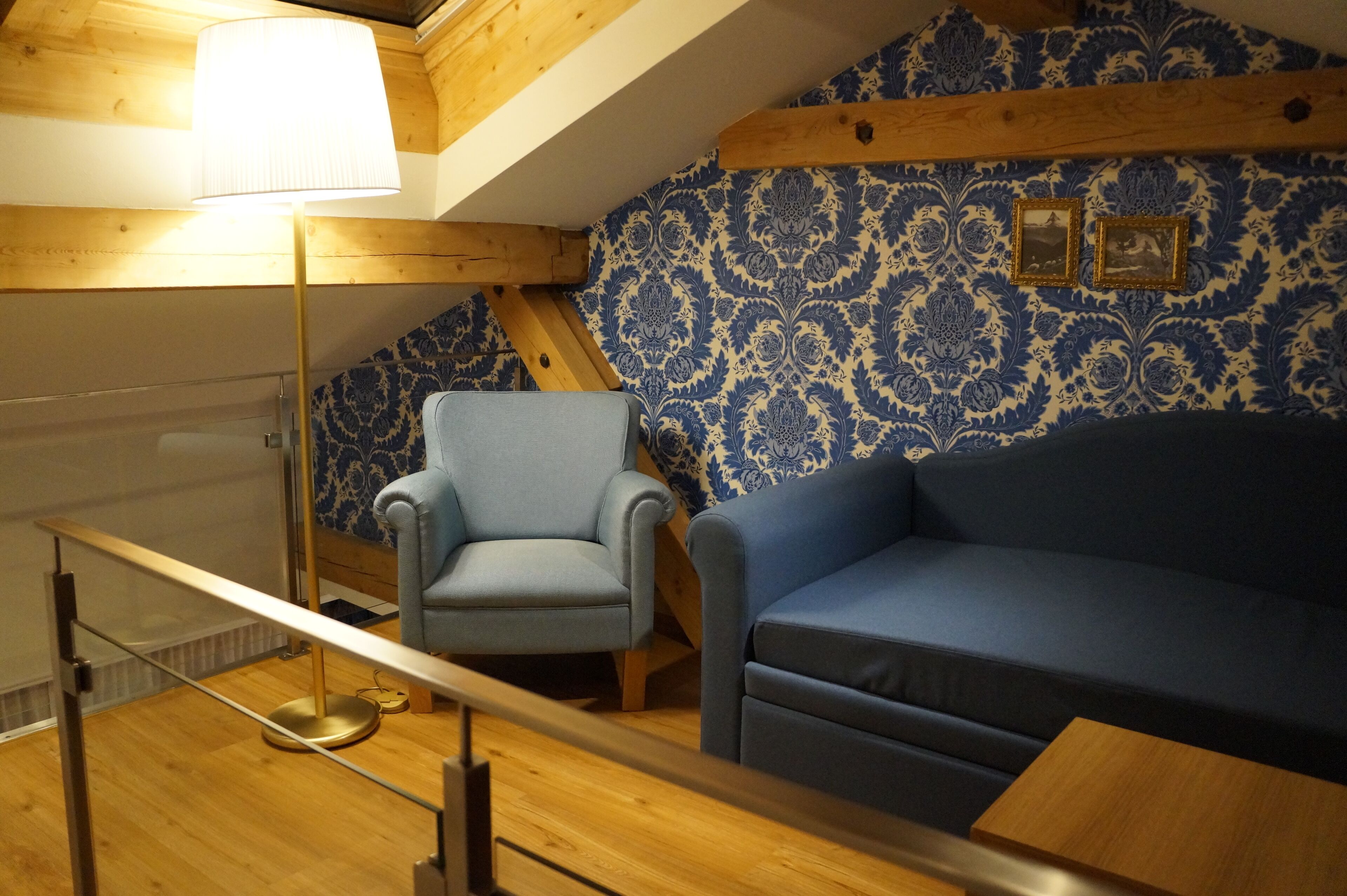 family room | living area | tv