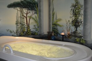 Indoor spa tub