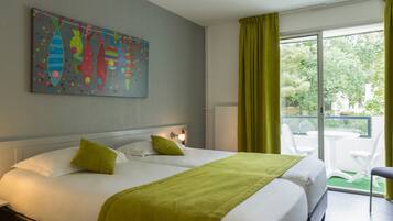 Minibar, tabla de planchar con plancha y wifi gratis