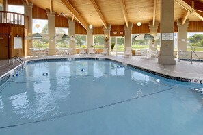 Suite estudio superior, 1 cama King size, para no fumadores | Camas con pillow-top, caja de seguridad en la habitación y escritorio 