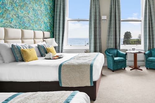 Chambre Familiale, vue mer | Literie hypoallergénique, coffres-forts dans les chambres