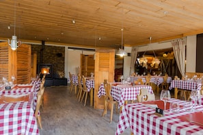 Der serveres aftensmad