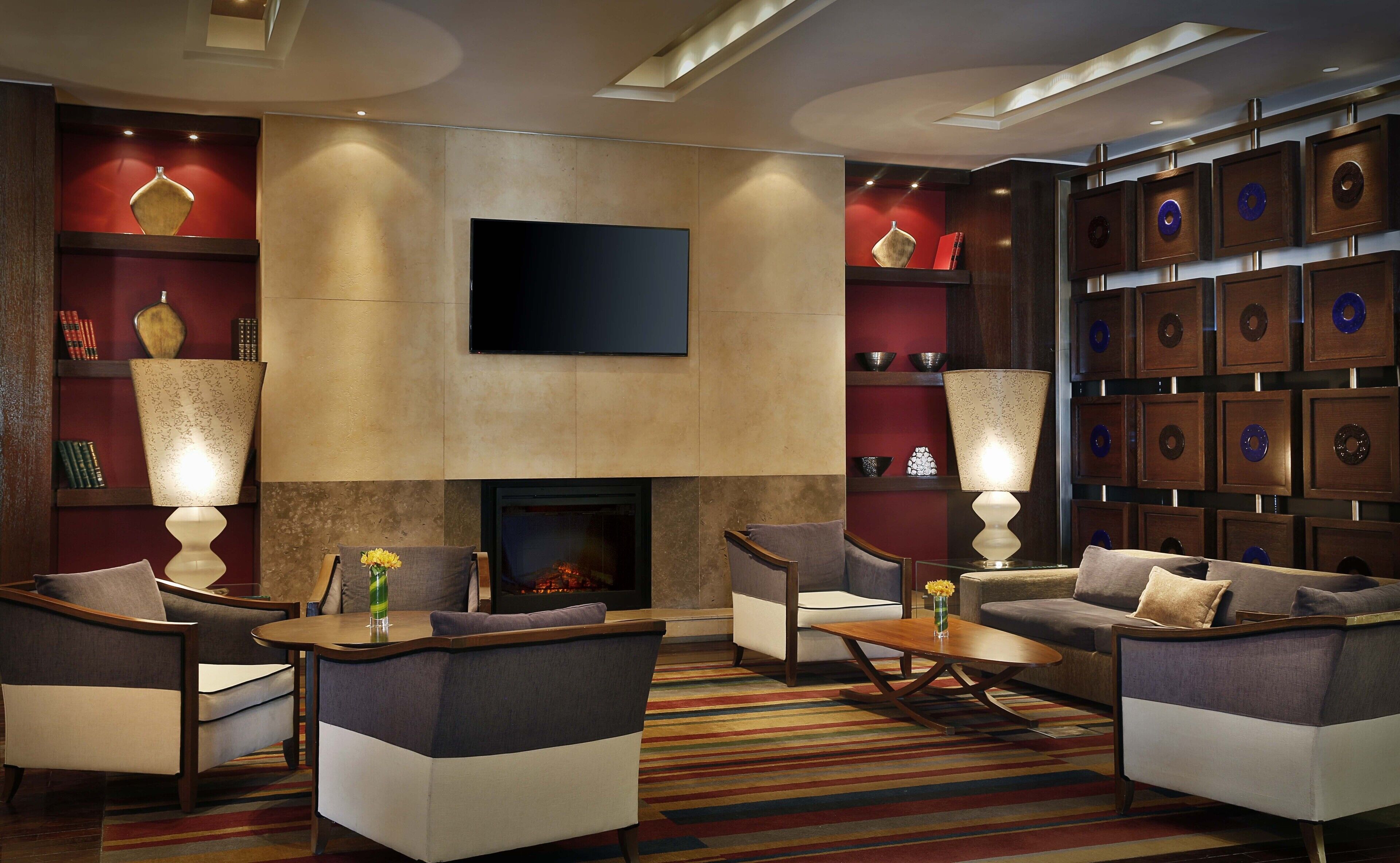 3 restaurants, breakfast, lunch, dinner served; international cuisine