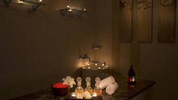 Couples treatment room(s), sauna, hot tub, steam room