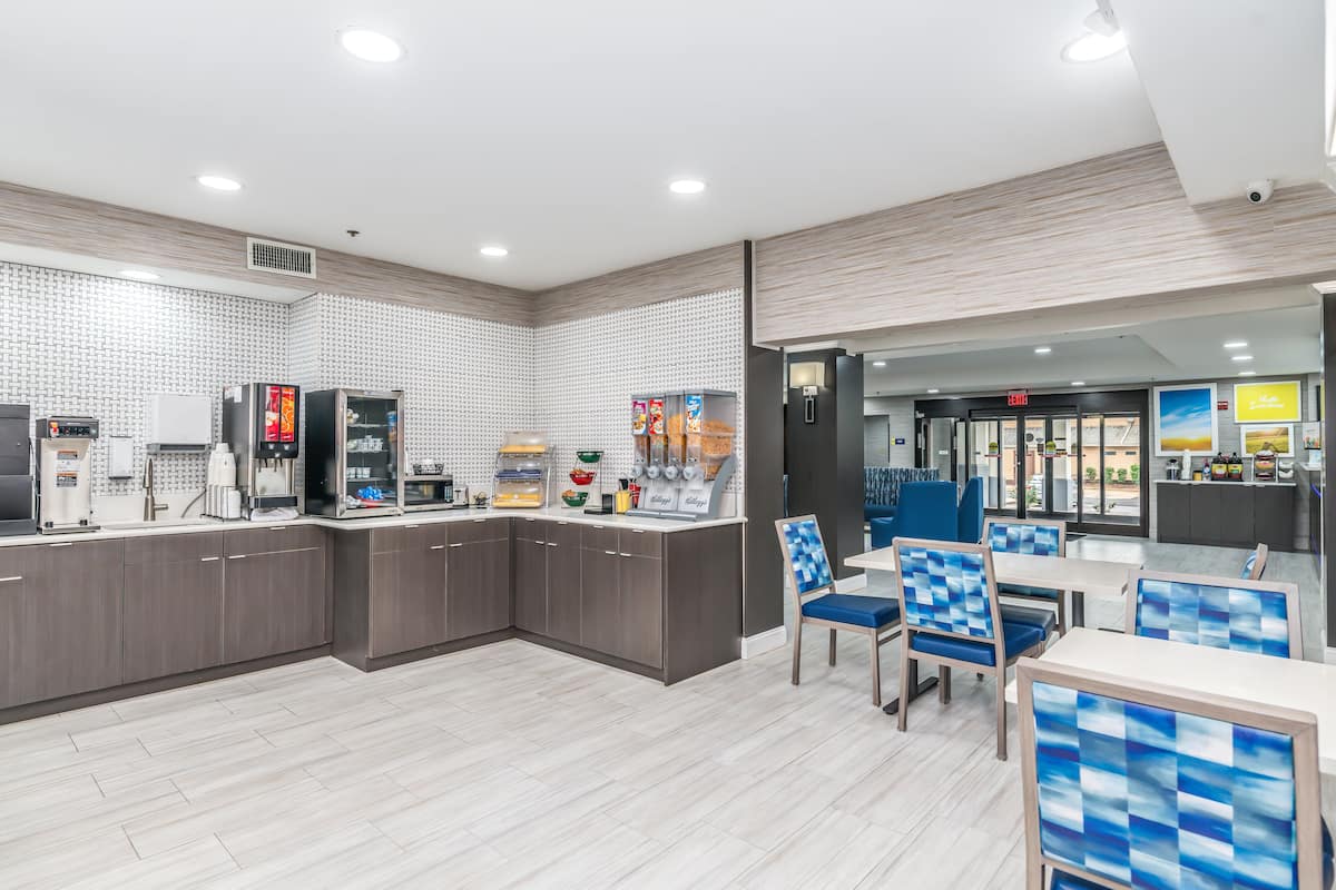 free daily on-the-go breakfast