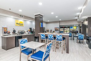 Desayuno para llevar gratuito y diario