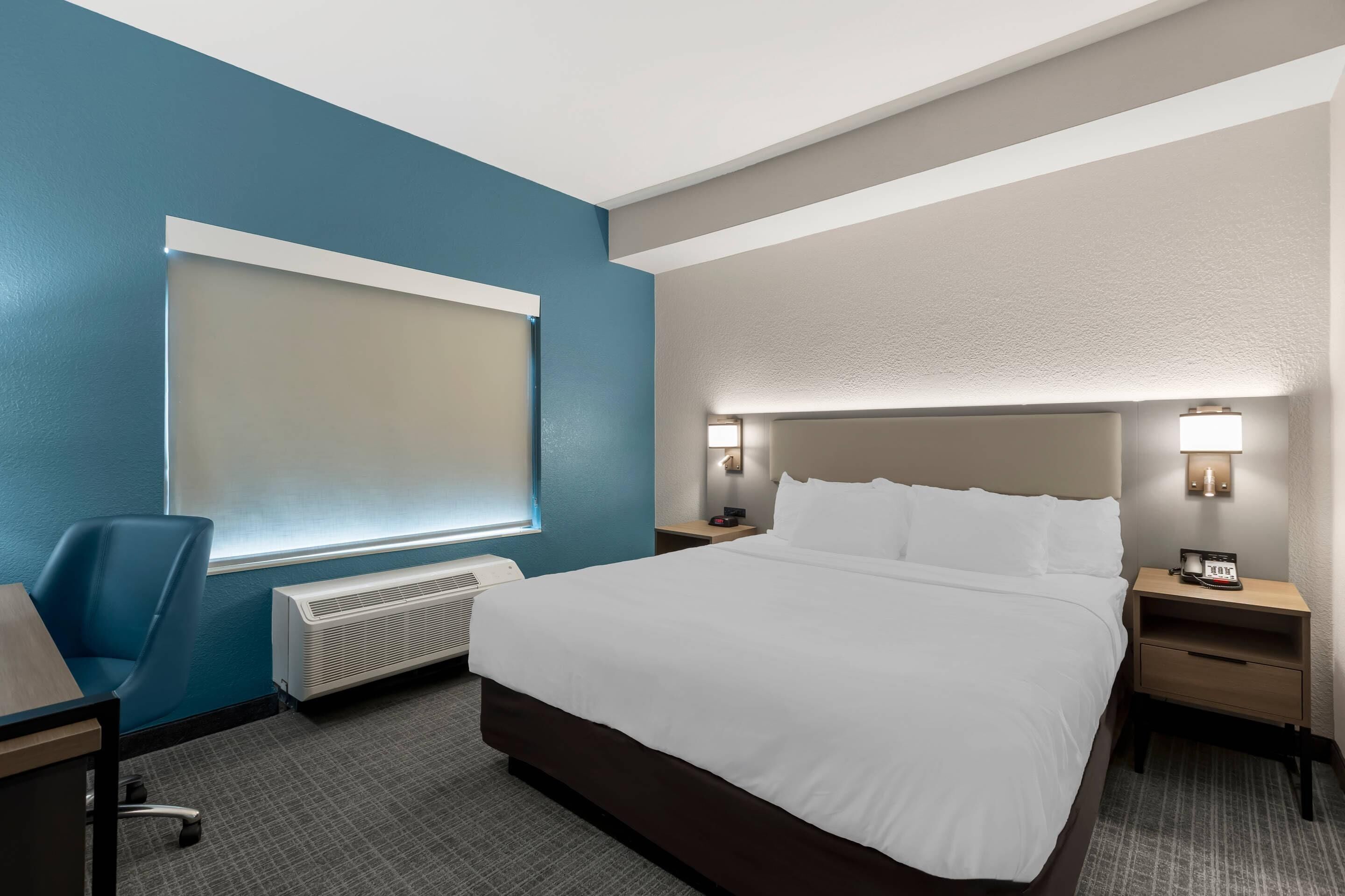 Suite, 1 King Bed, Non Smoking