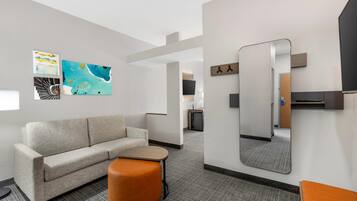 Suite, 1 King Bed, Non Smoking