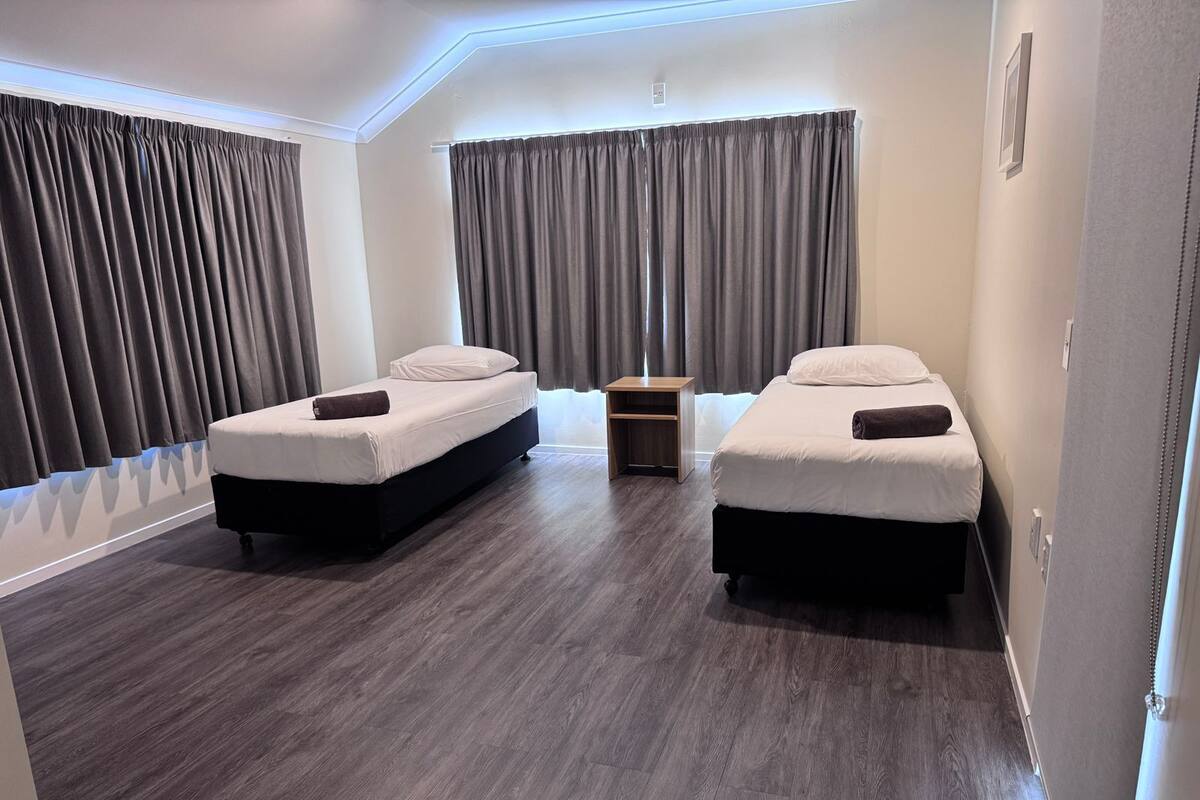 Casa de ciudad, 3 habitaciones | Escritorio, insonorización, tabla de planchar con plancha y wifi gratis 