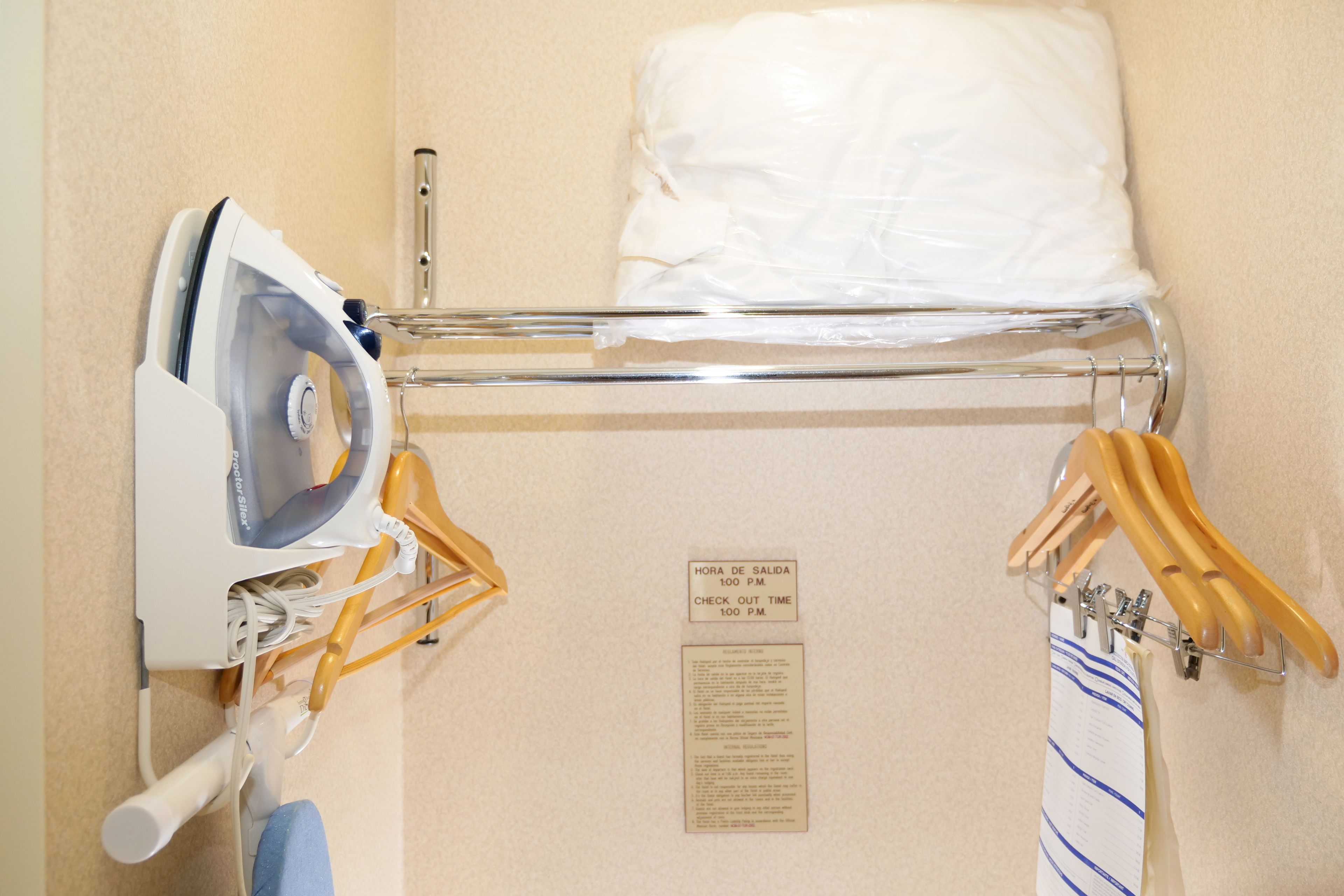 standard room | iron/ironing board