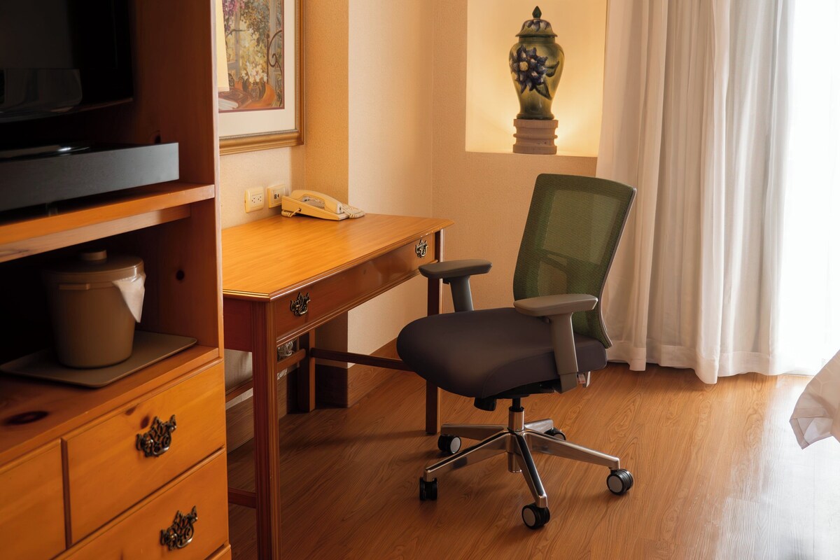 Standard Room | Down comforters, in-room safe, desk, iron/ironing board
