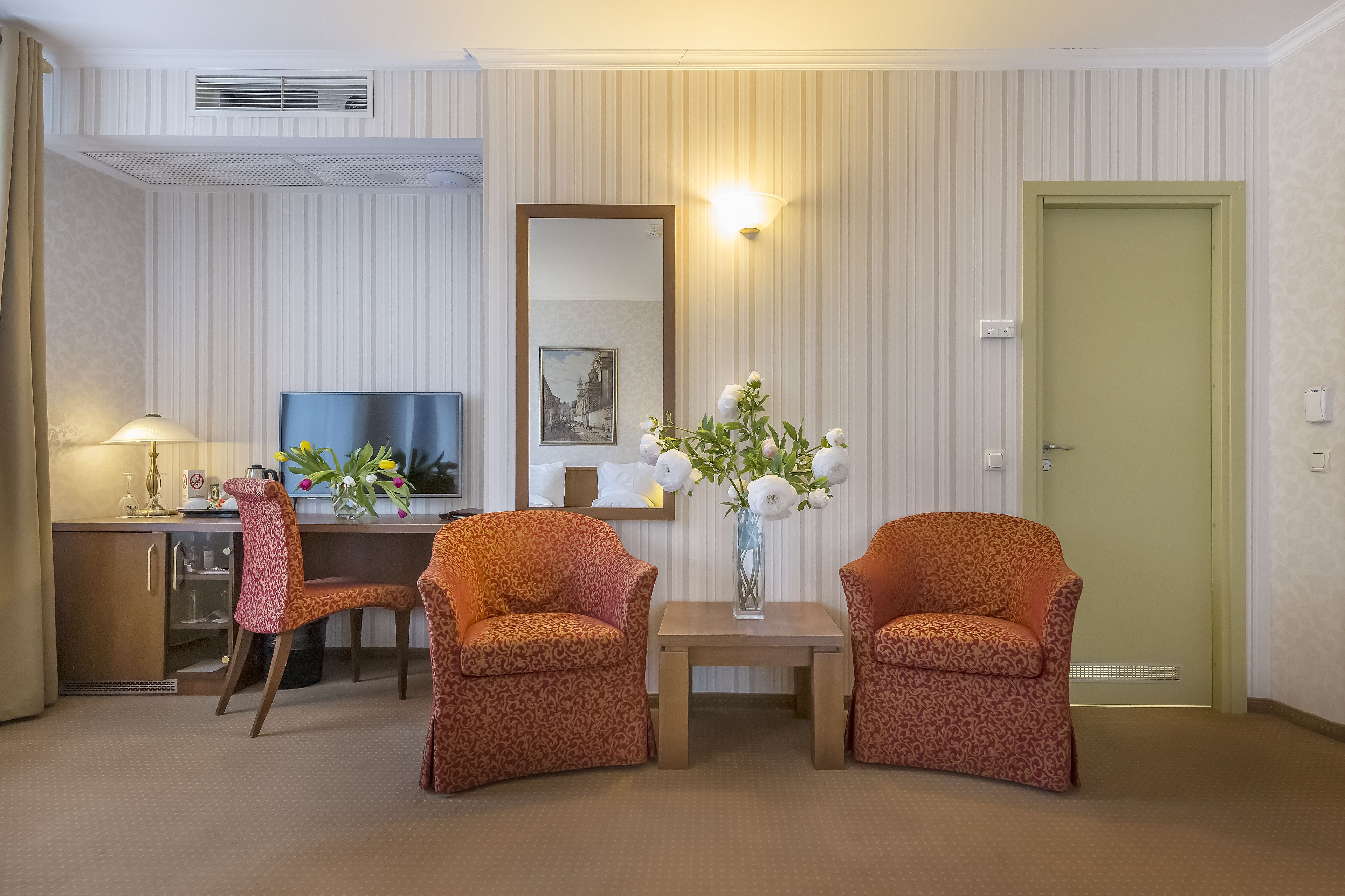 executive room | in-room safe, desk, laptop workspace, blackout curtains