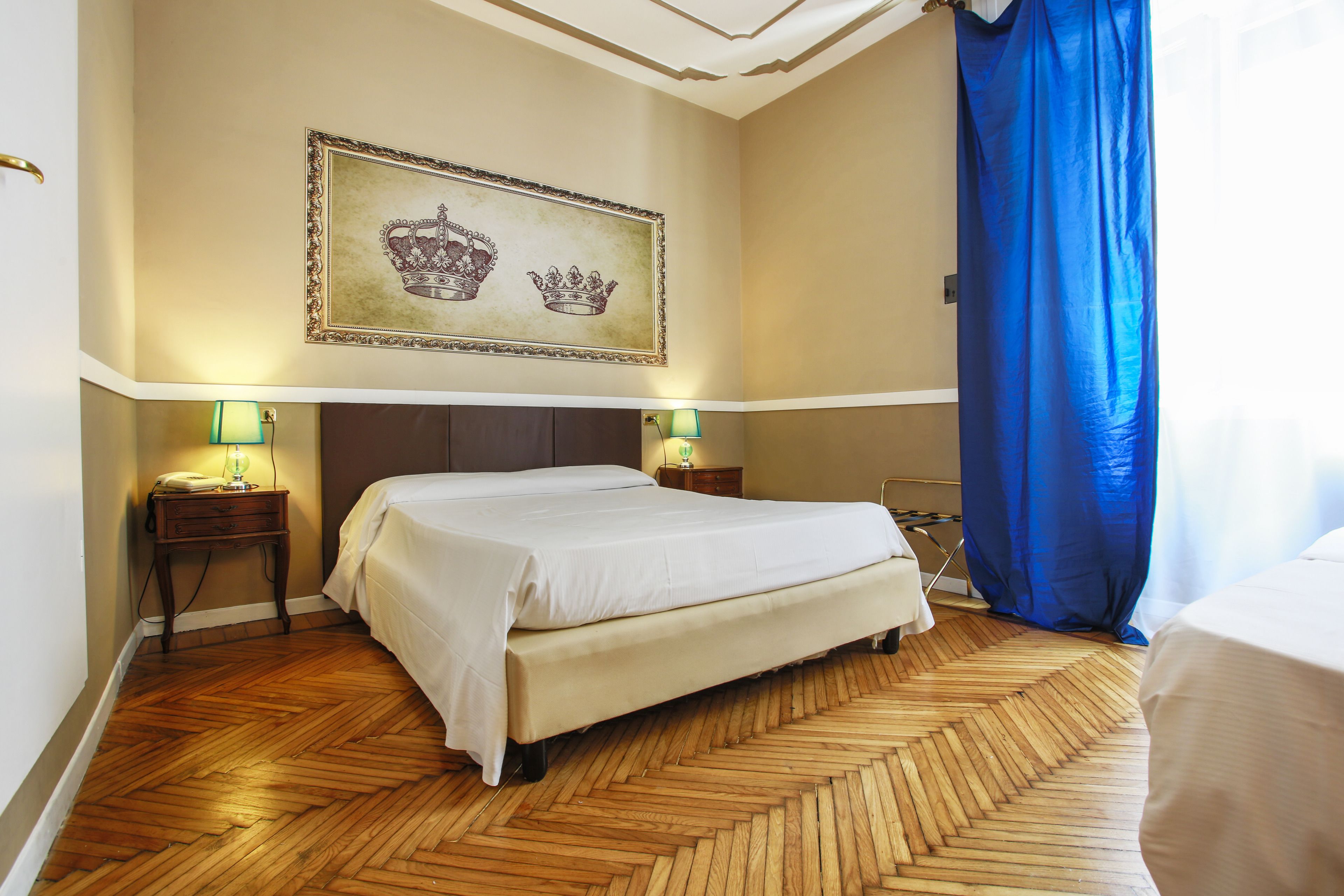 غرفة رباعية | ميني بار وخزنة داخل الغرفة ومكتب وواي فاي مجانًا