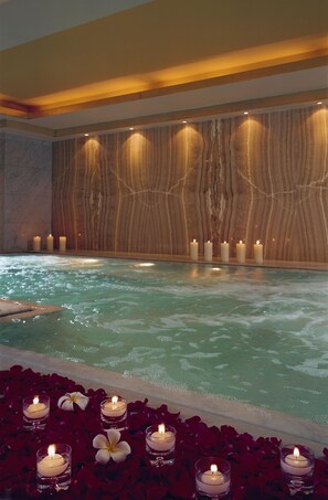 Sauna, dampbad, kropsbehandlinger, aromaterapi, deep tissue-massage