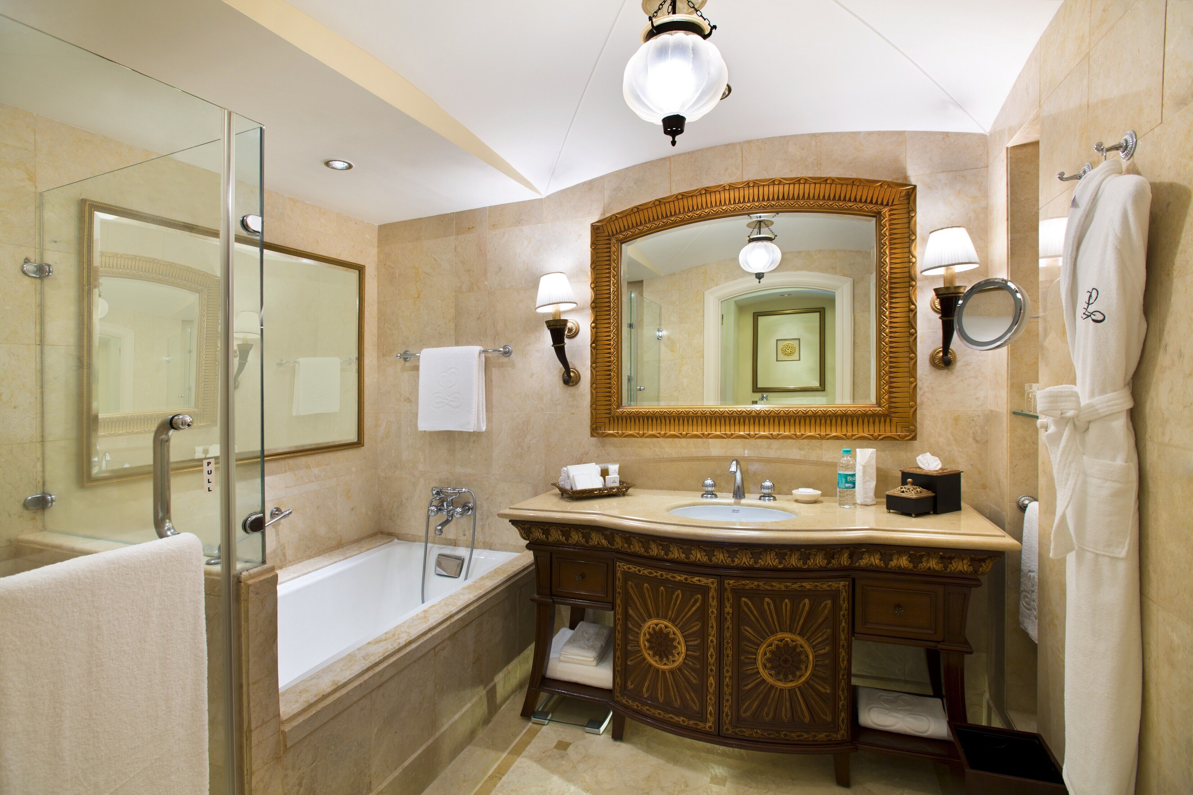 Signature Room (The Leela) | Bathroom