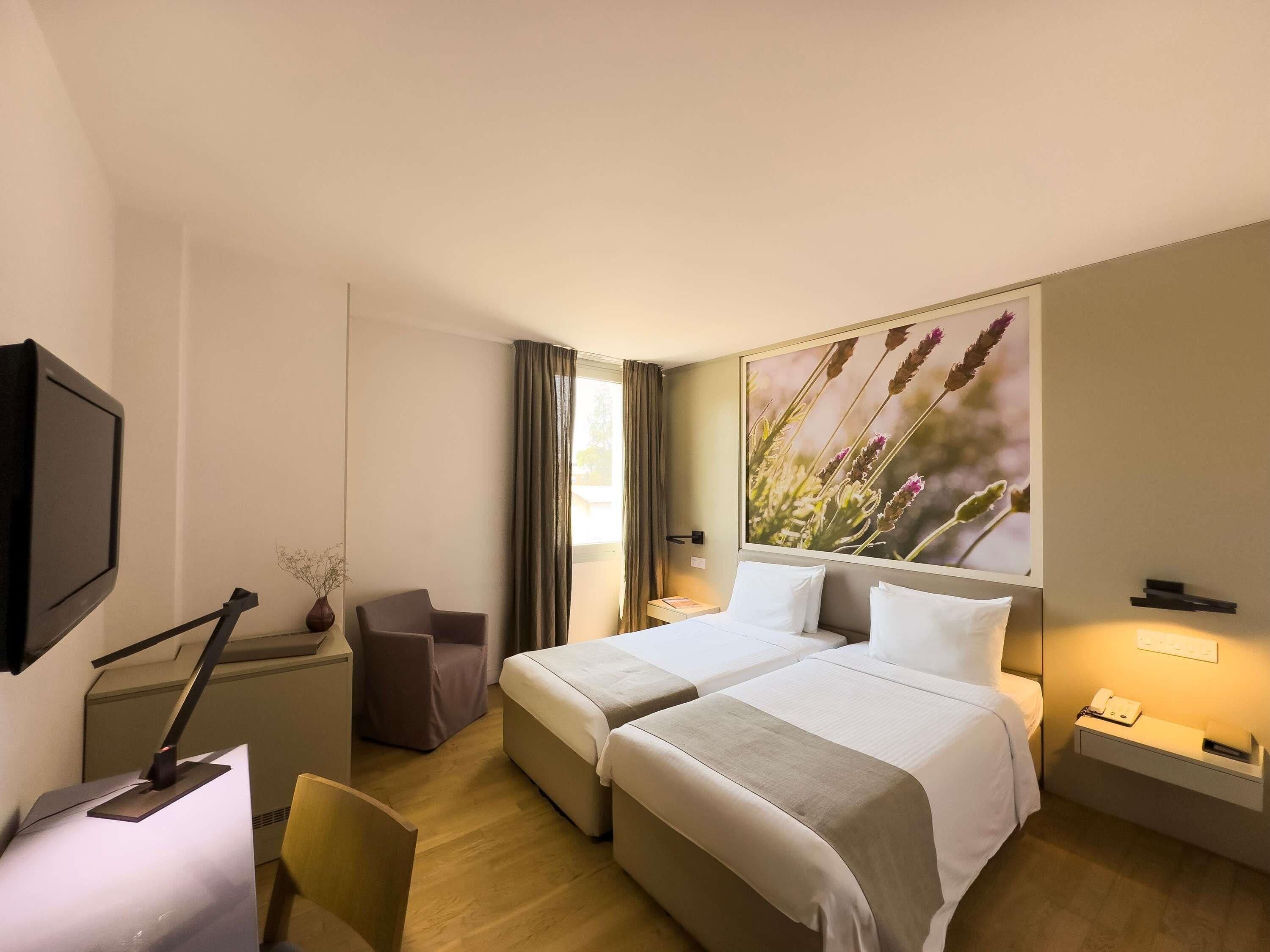 Superior Room, 2 Twin Beds | Frette Italian sheets, premium bedding, Select Comfort beds, minibar