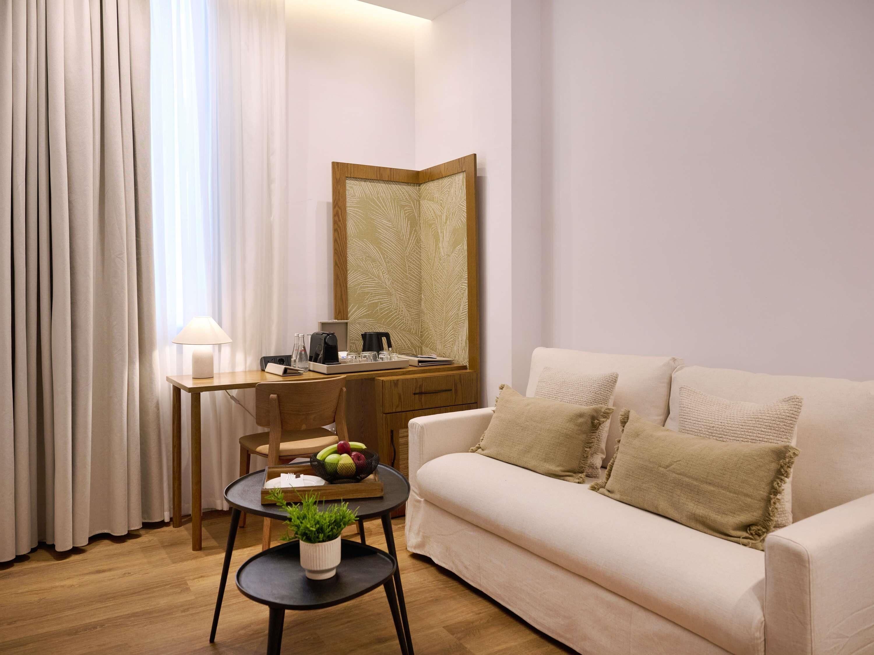 Junior Suite, 1 King Bed