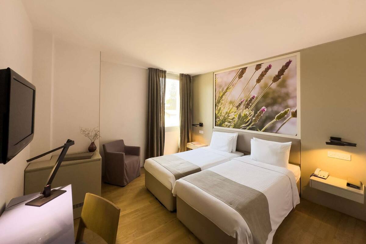 Superior Room, 2 Twin Beds | Frette Italian sheets, premium bedding, Select Comfort beds, minibar