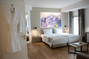 1 bedroom, Frette Italian sheets, premium bedding, Select Comfort beds
